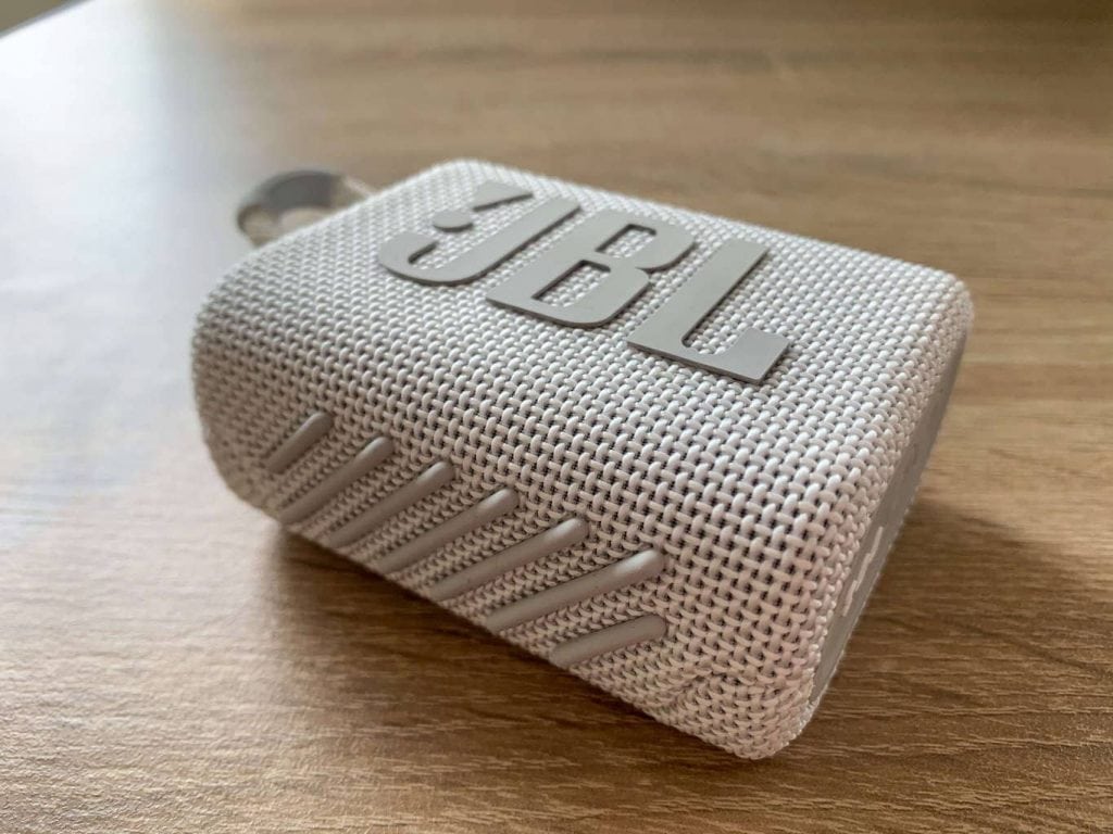 Dolna część jest gumowana