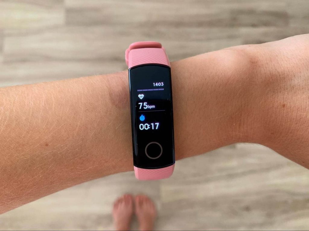 Ekran opaski podczas uprawiania sportu