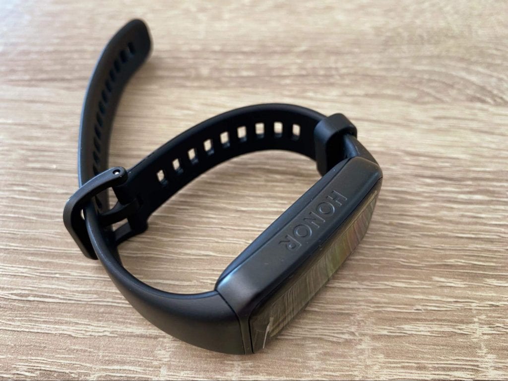 Pasek ma wiele otworów