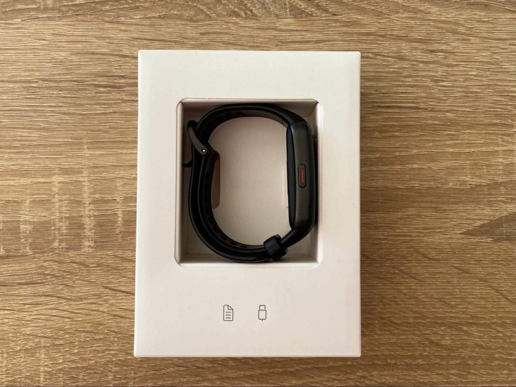 Bransoletka fitness jest pięknie zapakowana