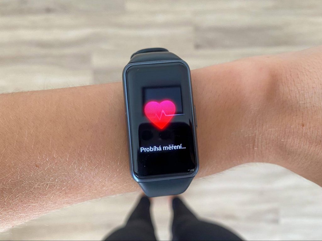 Mierzy tętno