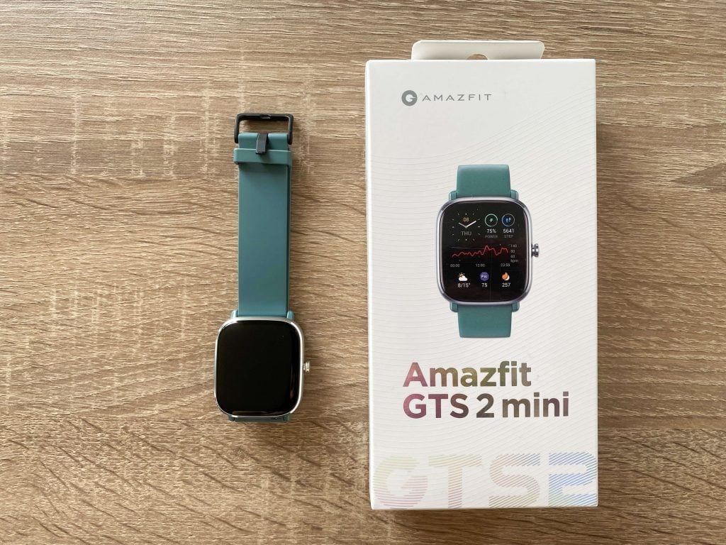 Inteligentny zegarek po wyjęciu z pudełka