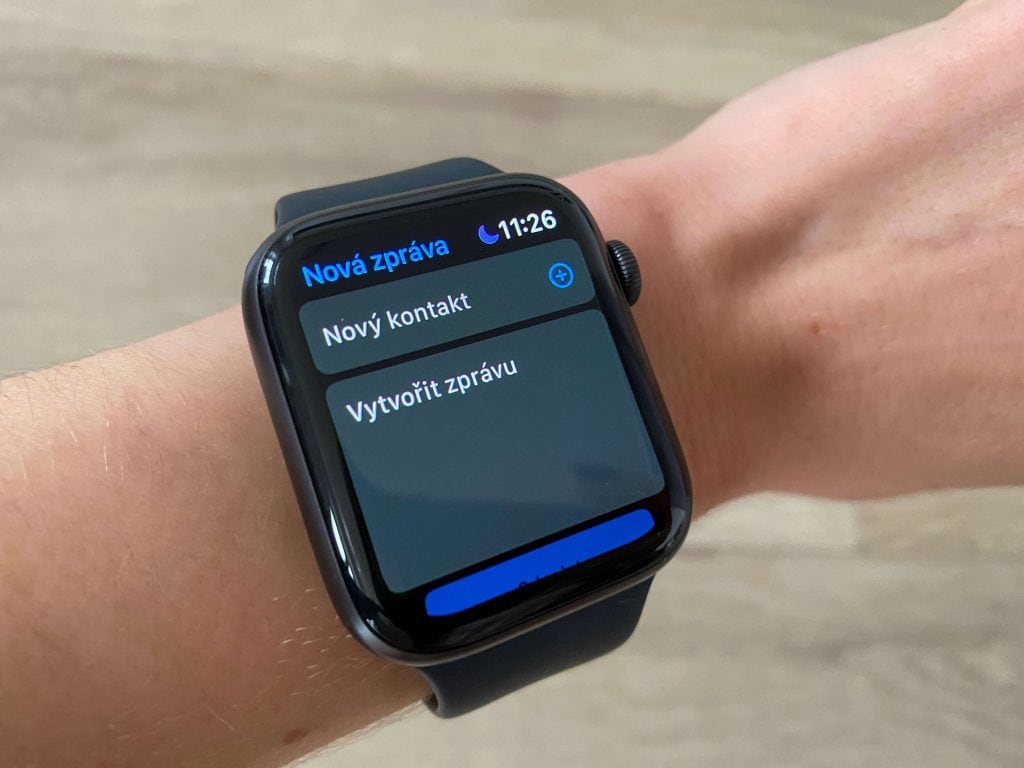 Do zegarka można podyktować wiadomość