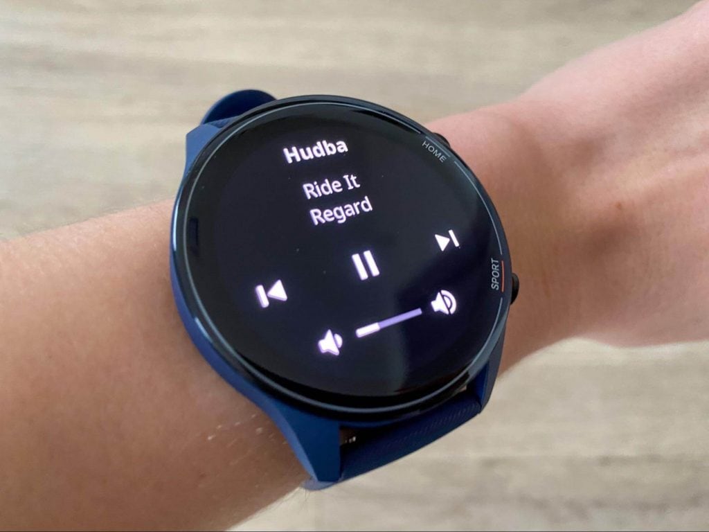 Można za jego pomocą sterować muzyką