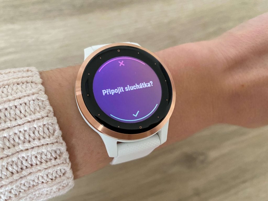 Do zegarka można podłączyć słuchawki