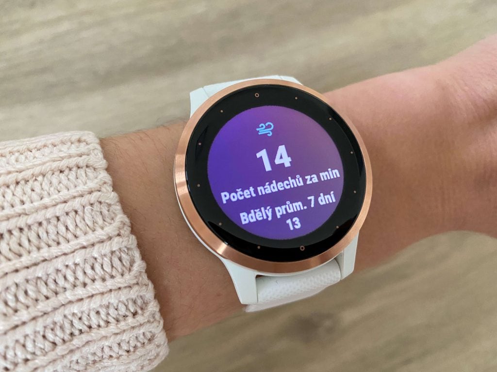 Zegarek mierzy częstotliwość oddechu