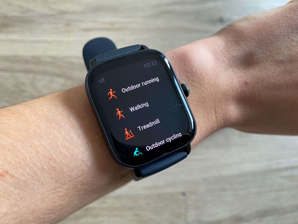 Zegarek oferuje 150 trybów sportowych