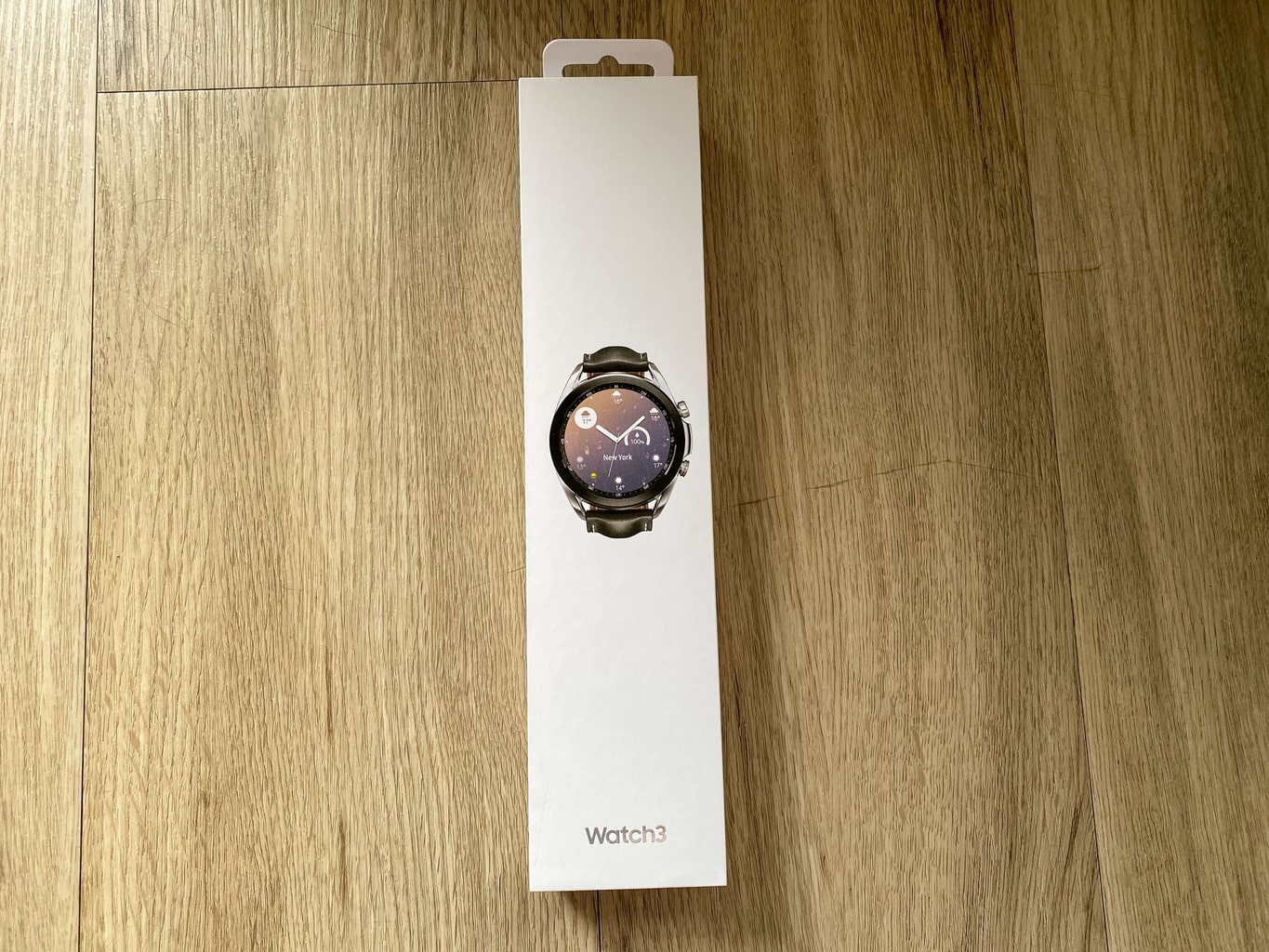 Pudełko, w którym sprzedawany jest zegarek