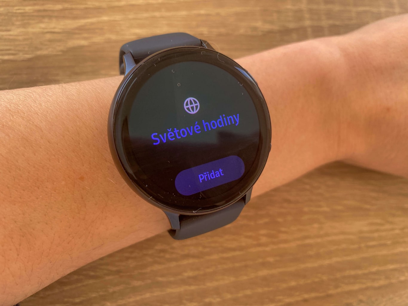 Pokazuje czas na świecie