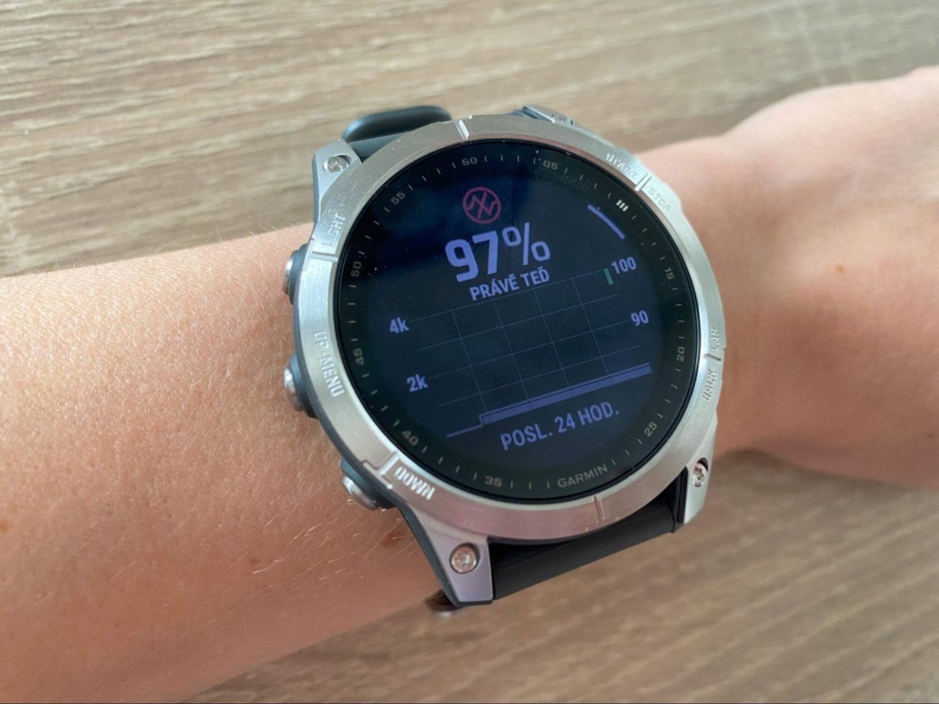 Wynik jest wyświetlany na zegarku