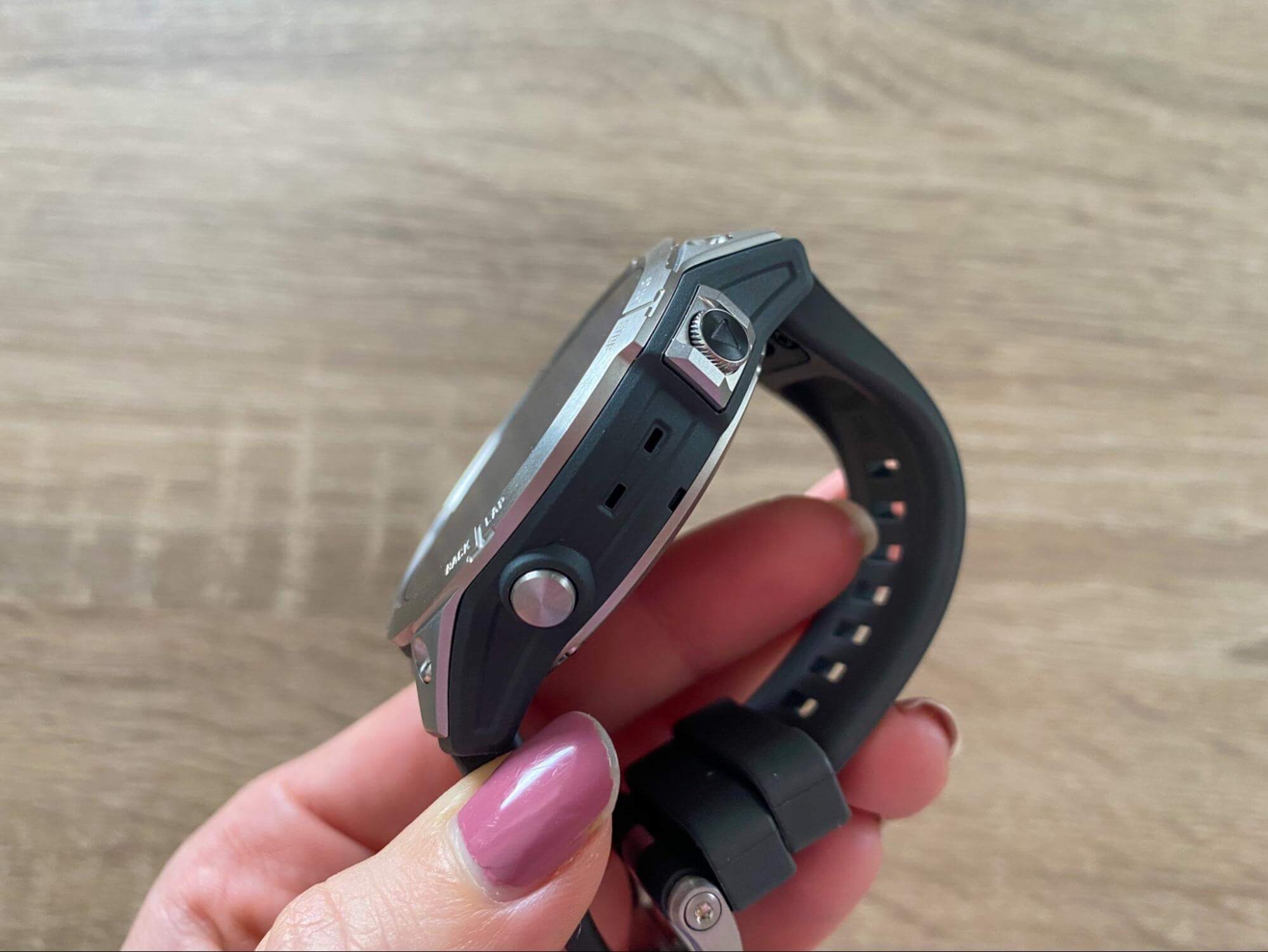 Przyciski po prawej stronie