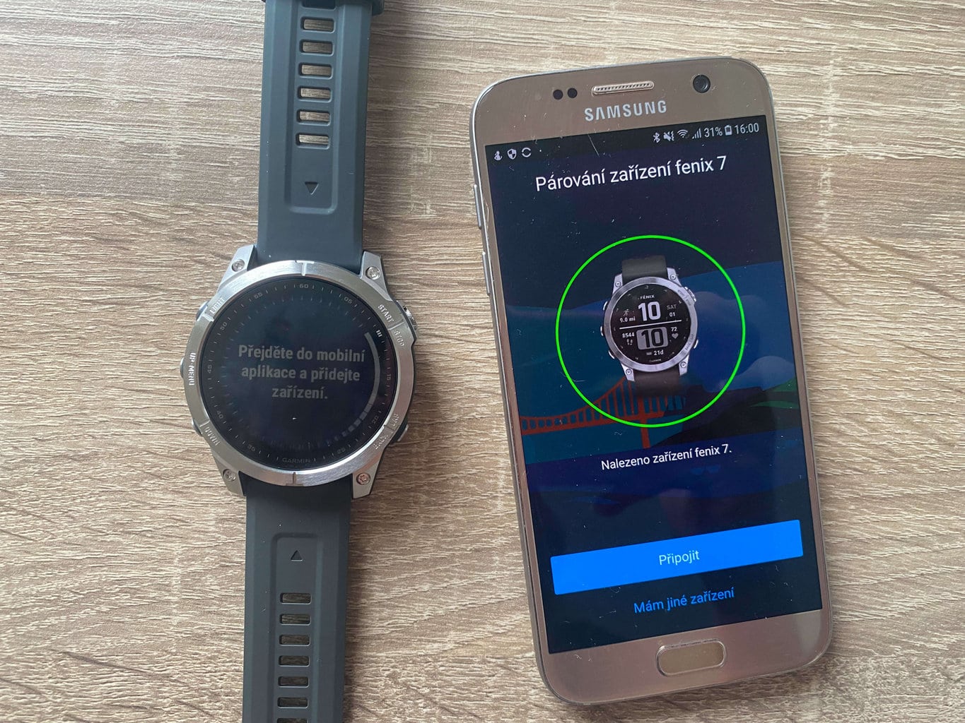 Parowanie odbywa się w aplikacji Garmin Connect
