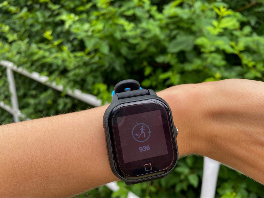 Zegarek mierzy liczbę wykonanych kroków