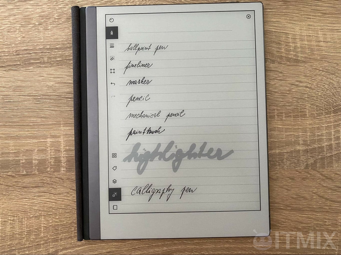 Osiem przyborów do pisania