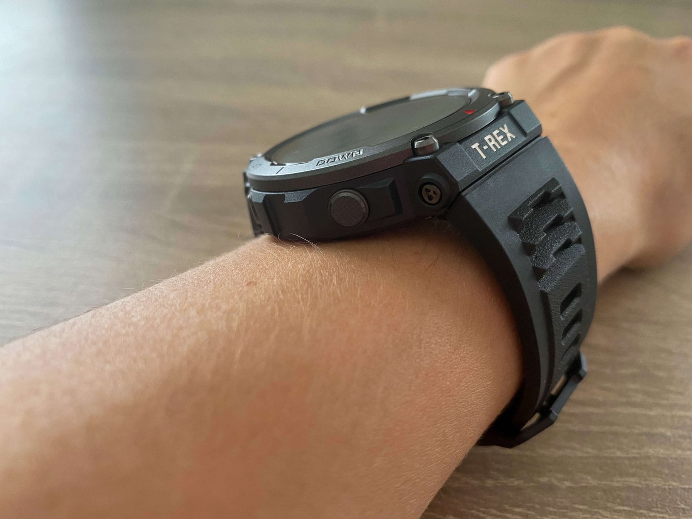 Lepiej pasuje na męskie nadgarstki