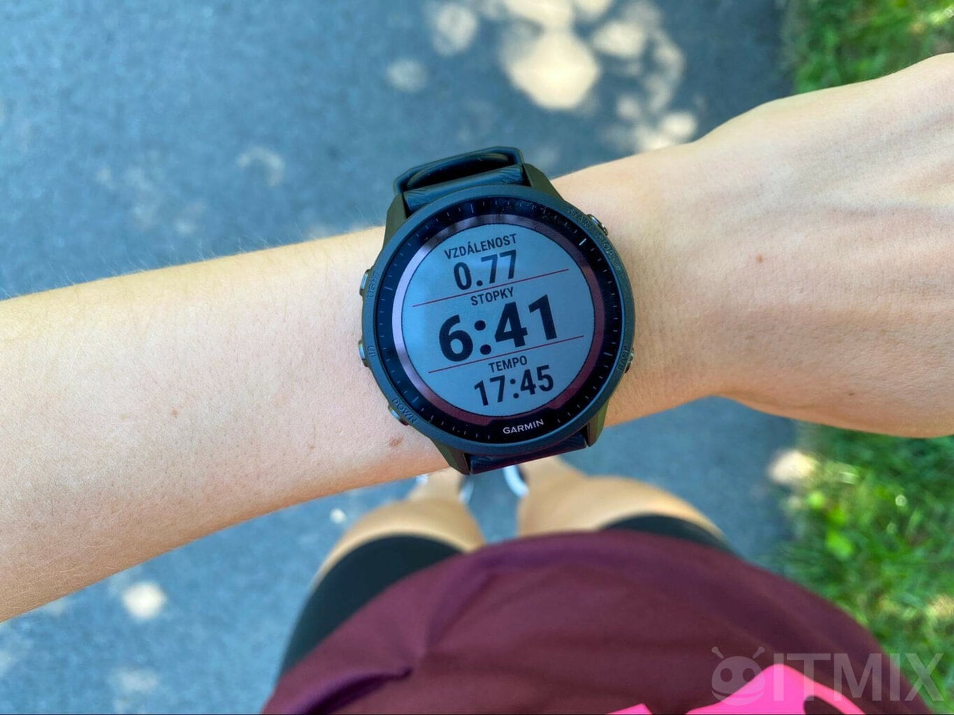 Informacje obejmują tempo