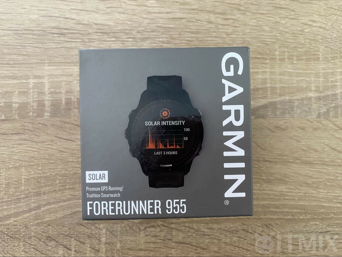 Pudełko, w którym sprzedawany jest zegarek