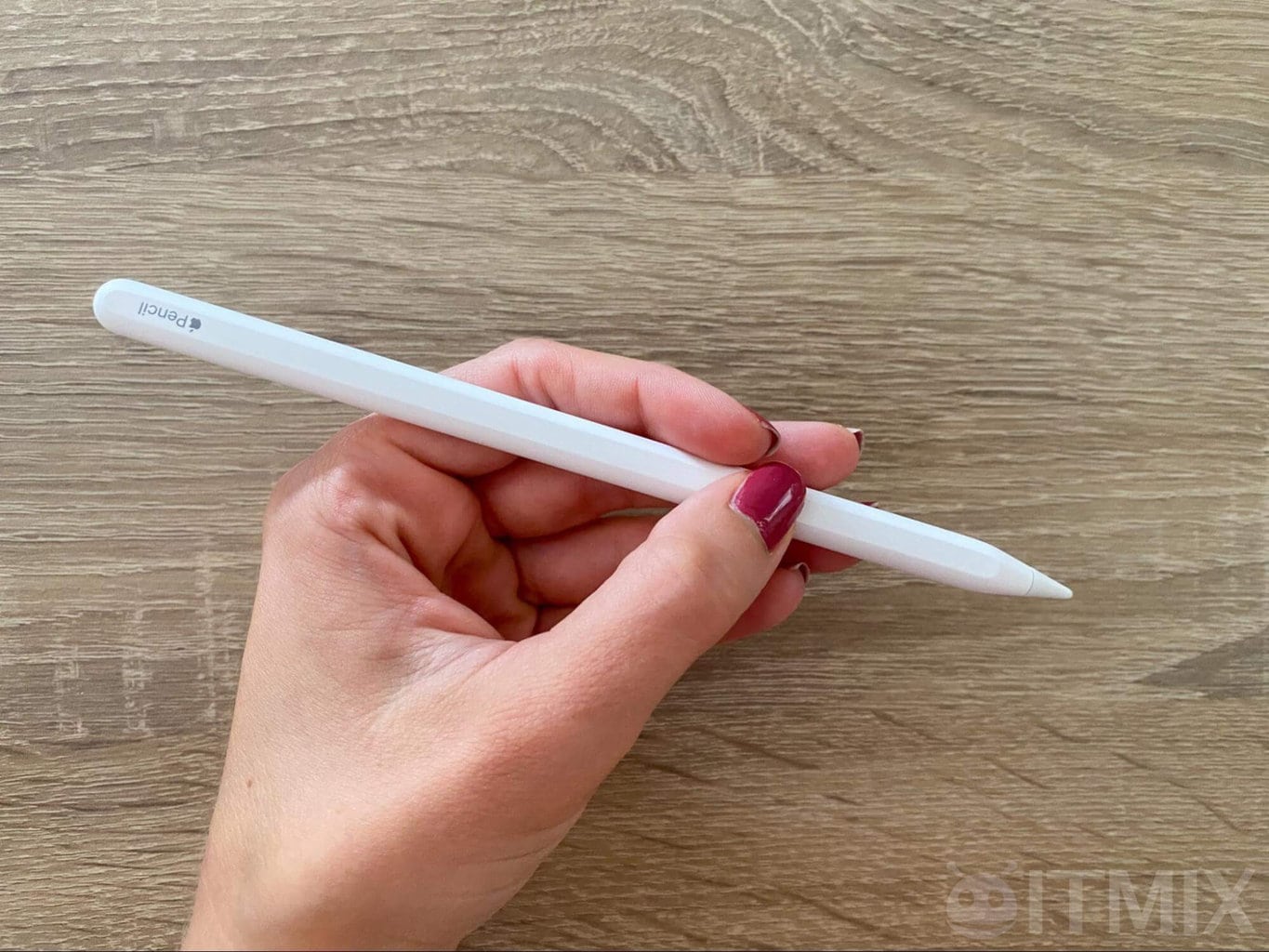 Świetny do trzymania w dłoni