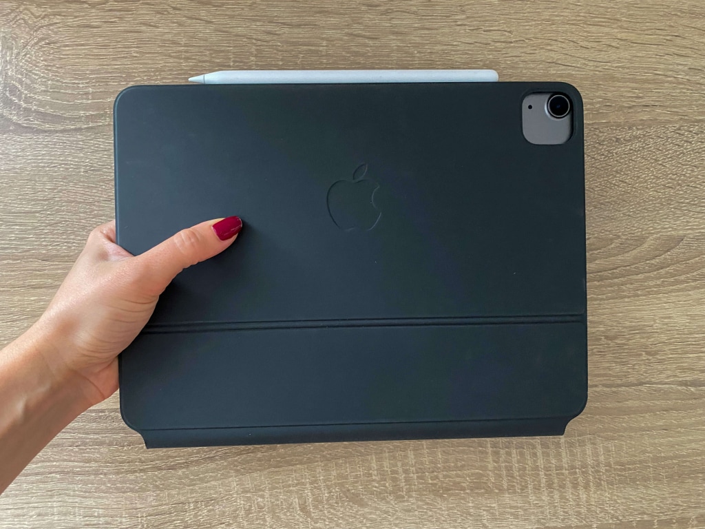 Etui w żaden sposób nie utrudnia zamocowania Apple Pencil