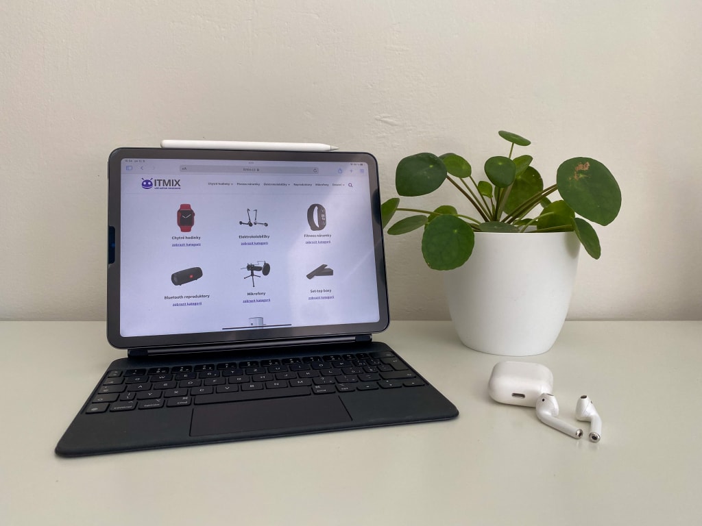 Klawiaturę najlepiej obsługiwać na biurku