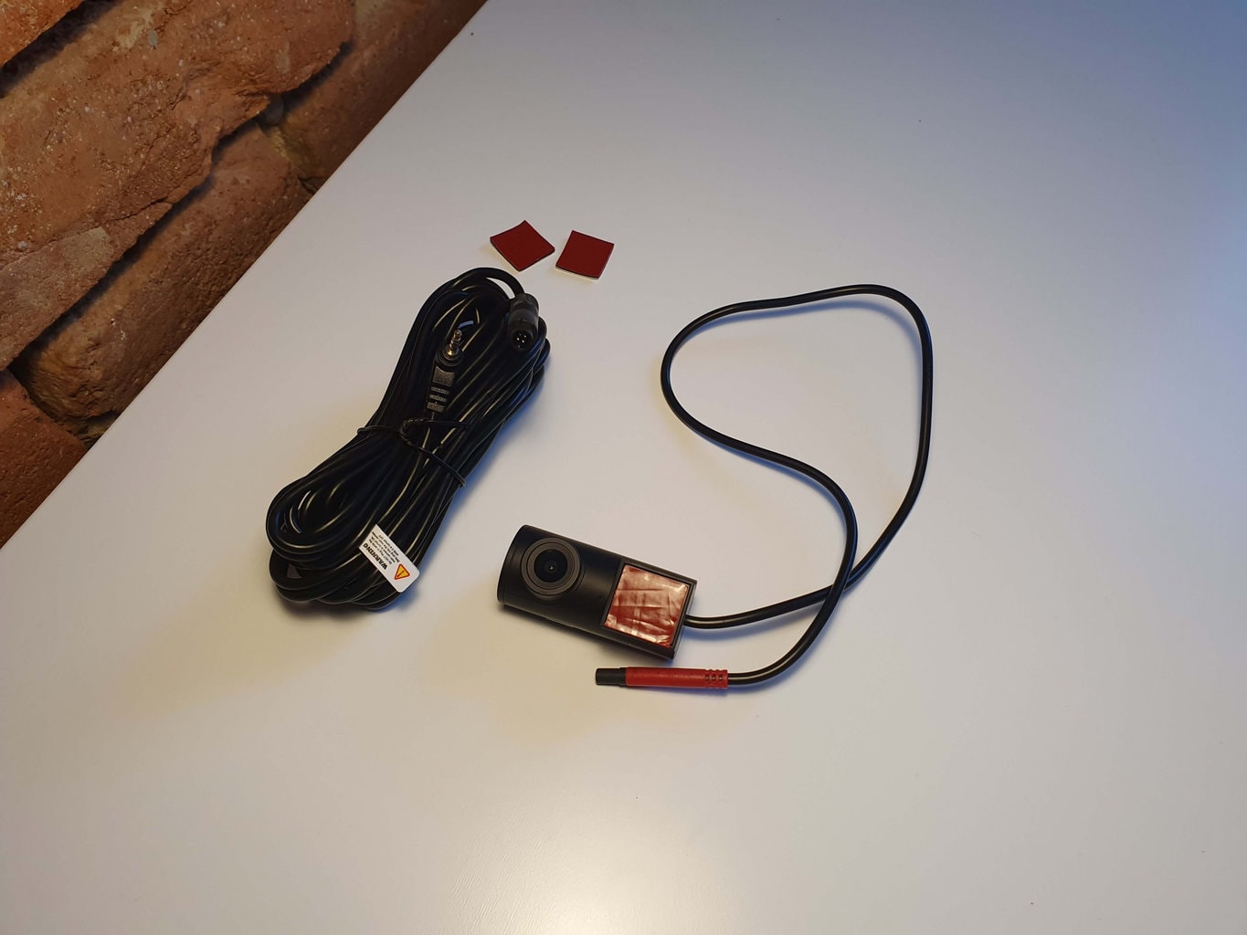 kierowcy większych samochodów docenią również 6-metrowy kabel zasilający