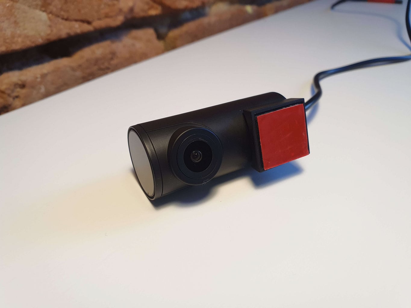 Kamera tylna przypomina wyglądem główną kamerę przednią