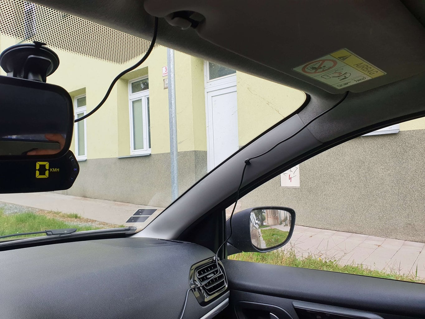 Podczas montażu kabla dostępne są różne opcje jego prowadzenia