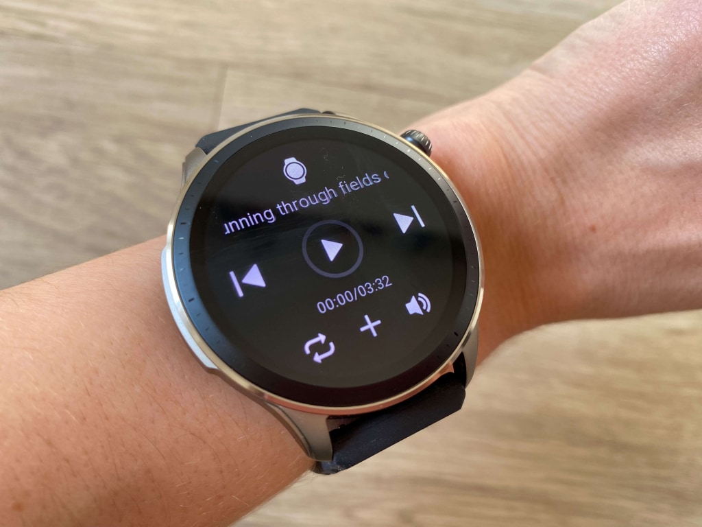 Na zegarek można pobierać muzykę