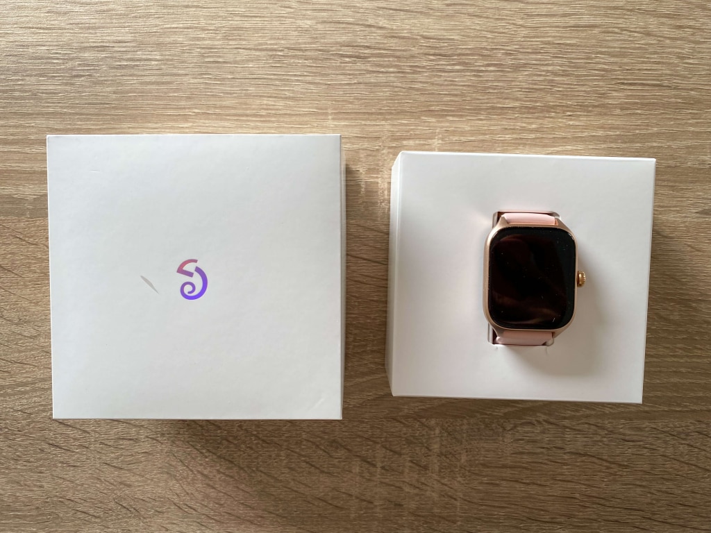 Pudełko, w którym znajduje się Amazfit GTS 4