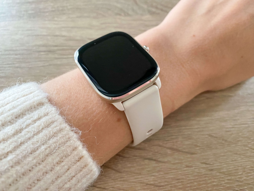 Zegarek dobrze leży na nadgarstku