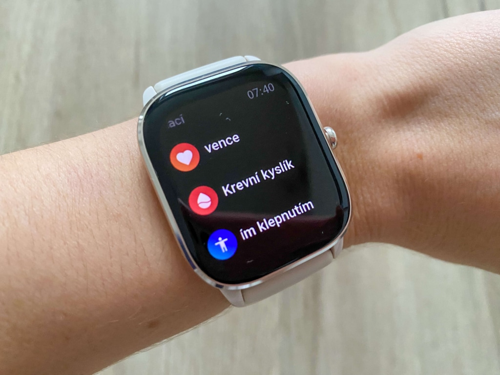 Menu główne jest przejrzyste