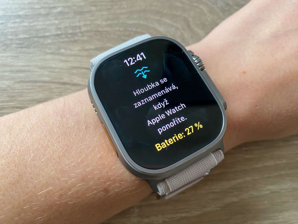 Aplikacja włącza się automatycznie podczas nurkowania