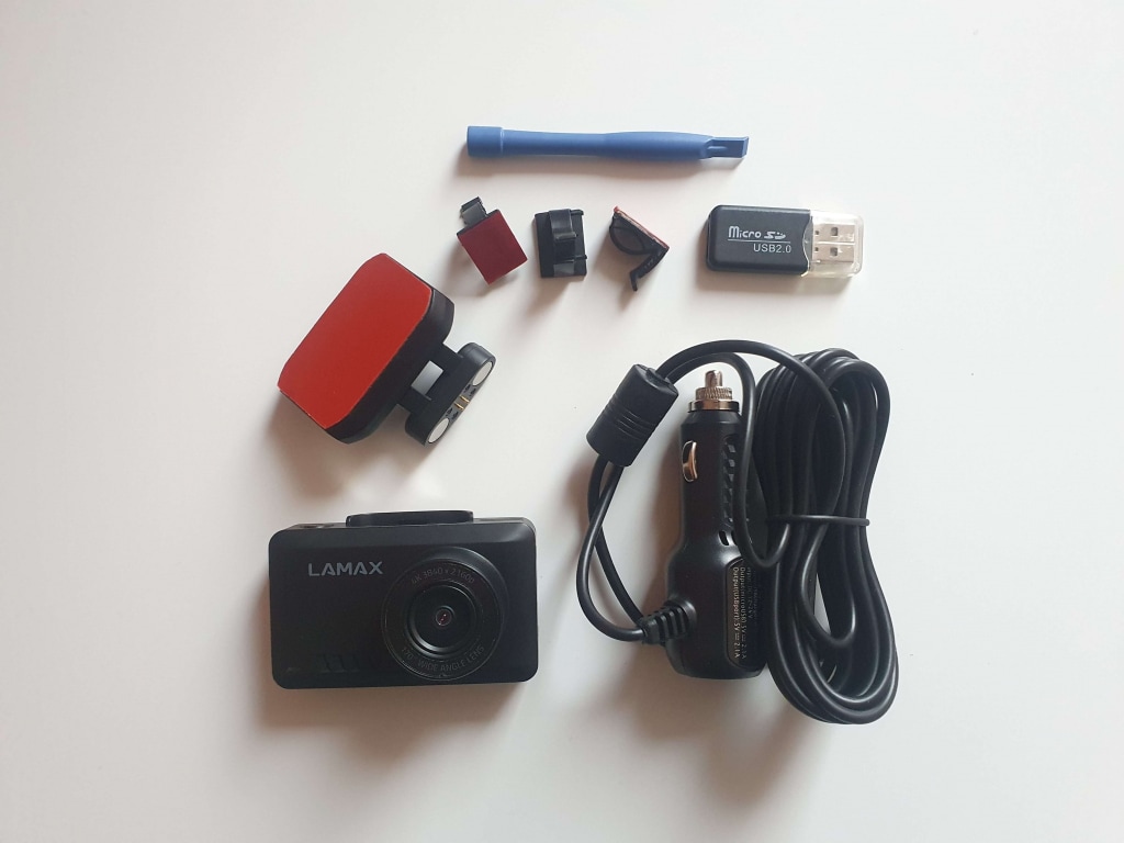 Zawartość opakowania jest skromna, ale wystarczająca