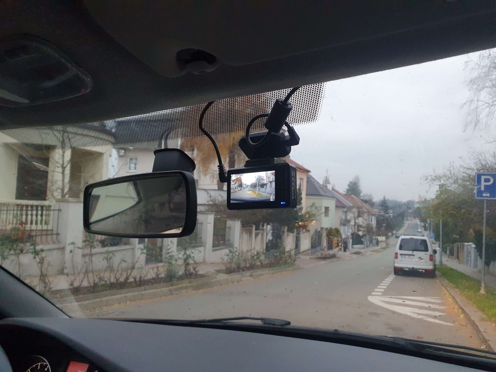 Kabel zasilający mógłby być bardziej praktyczny