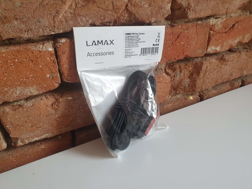 Zestaw kamery tylnej zawiera tylko to, czego potrzebujesz