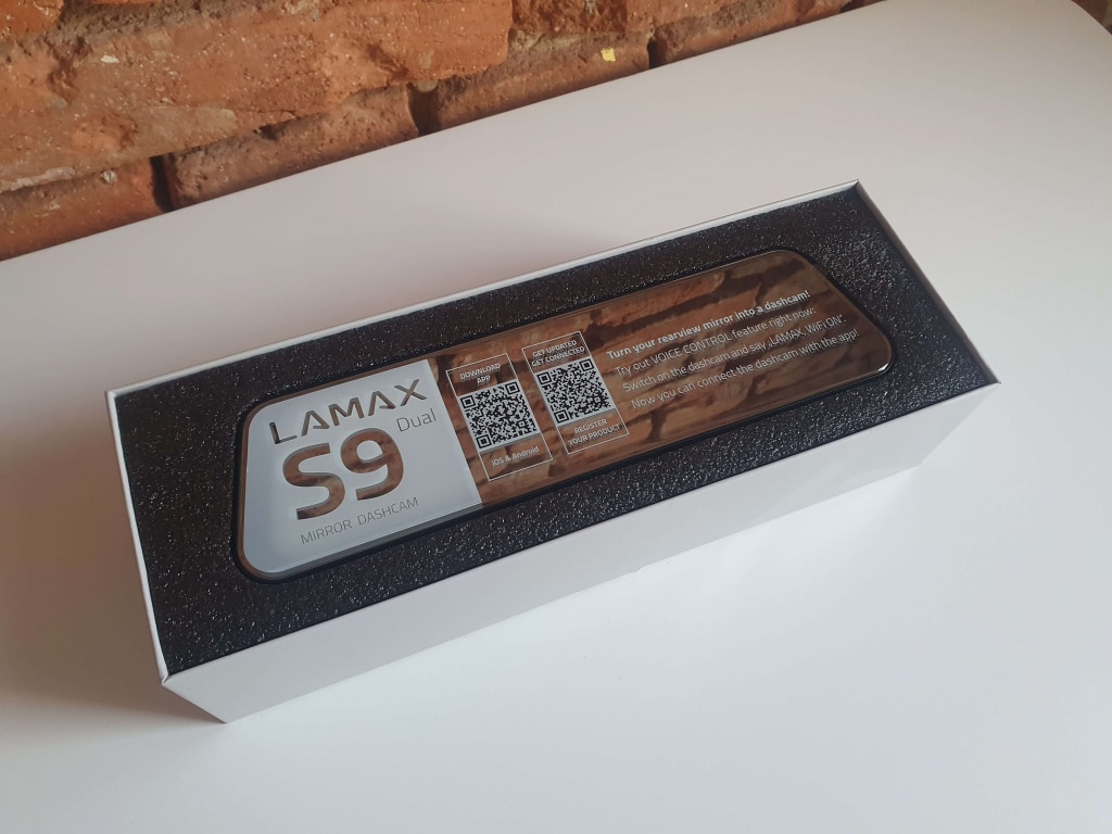 Pomimo odrobiny syntetycznej pianki, przestrzeń w pudełku jest w pełni wykorzystana