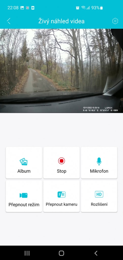 Po pomyślnym sparowaniu urządzenia wyświetlany jest bieżący obraz z kamery samochodowej