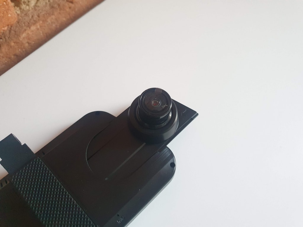 Czujnik można wysunąć o 3 cm w bok