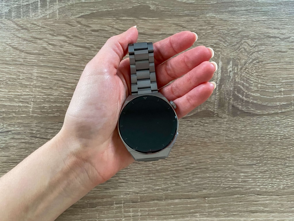 Zegarek jest dość masywny