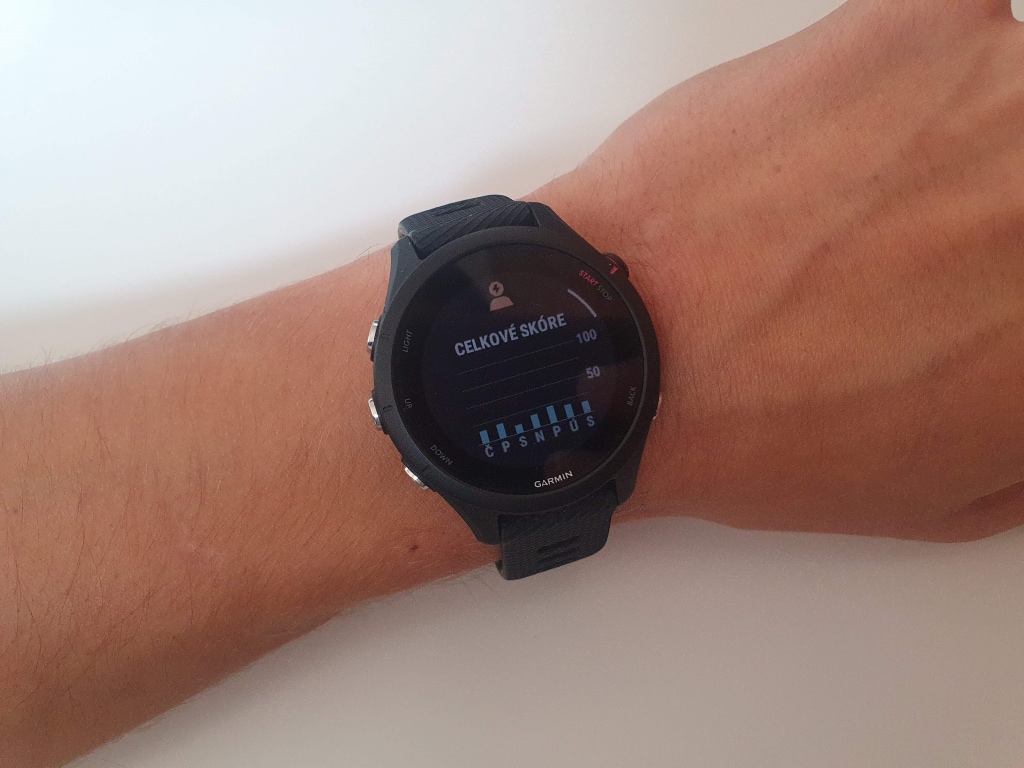 Zegarek wyświetla również statystyki z ostatniego tygodnia