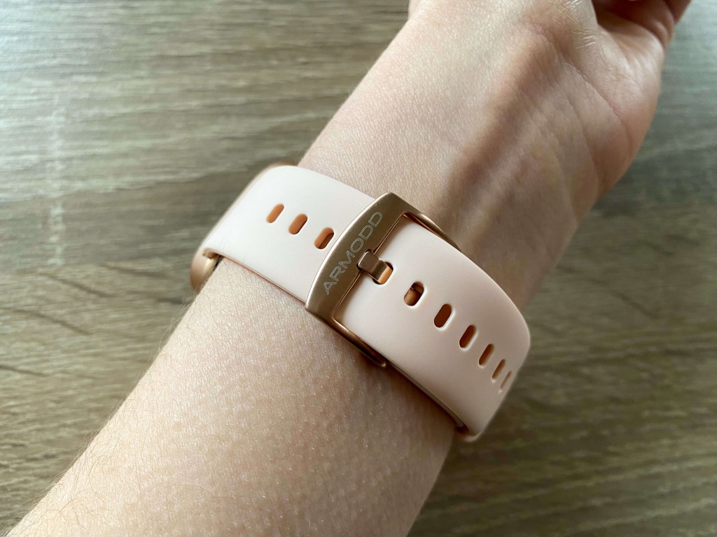 Pasuje dobrze nawet na węższym nadgarstku