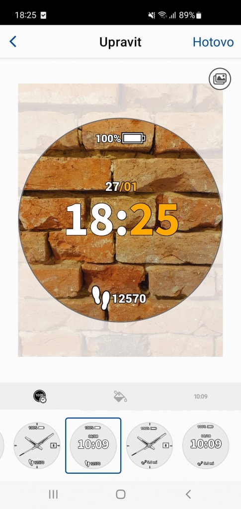 Niestandardową tarczę zegarka można natychmiast zaimportować do urządzenia Garmin Forerunner 255