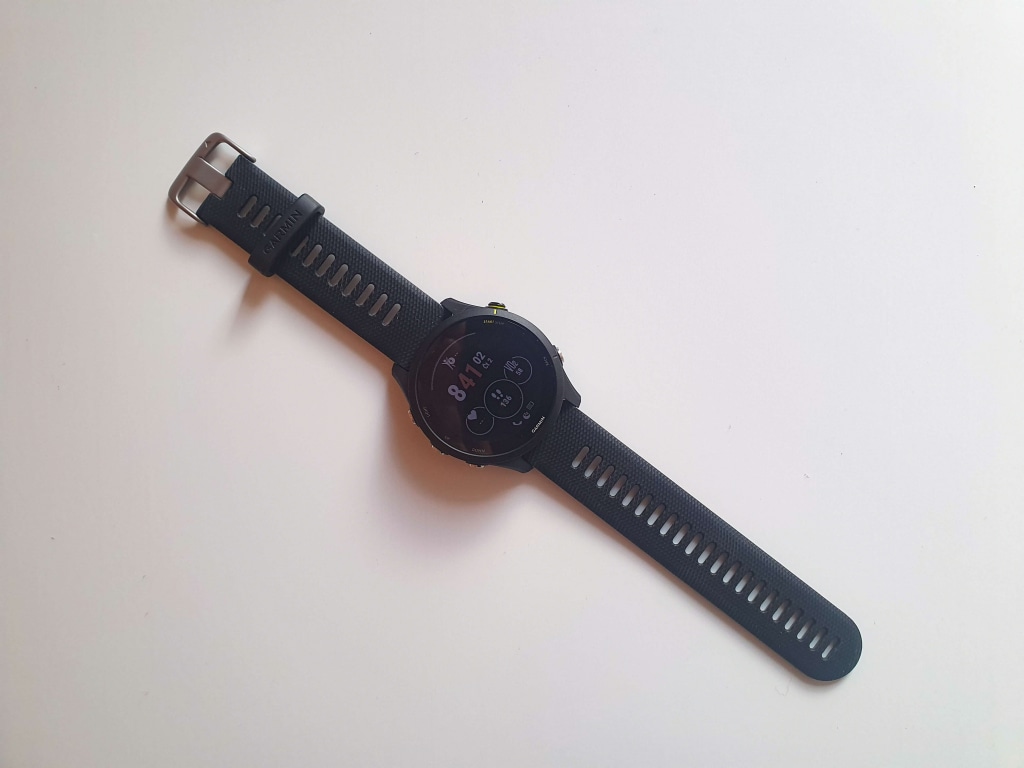 Zegarek sprawia wrażenie trwałego