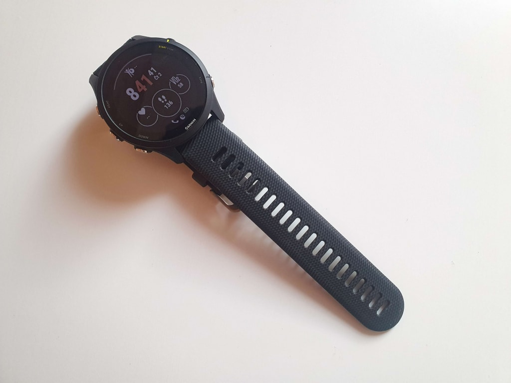 Jego silikonowy pasek jest wygodny i oferuje szeroki zakres opcji regulacji