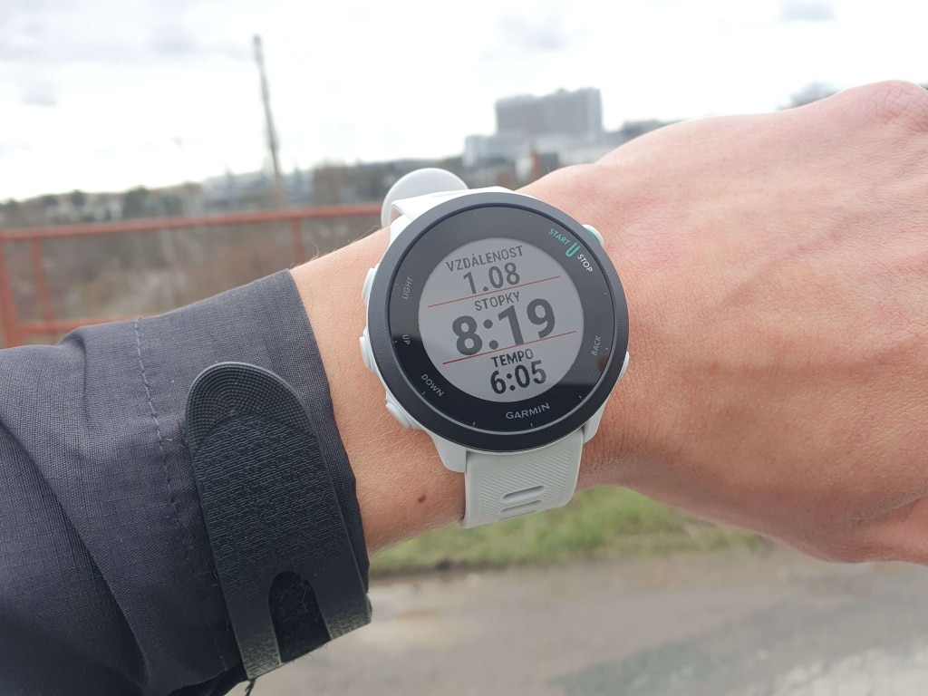 Dane dotyczące biegu są podobne do innych modeli Forerunner