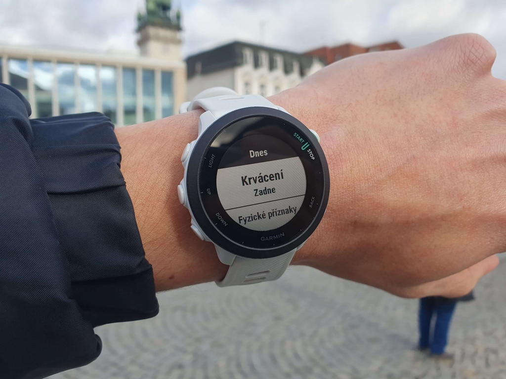 Zegarek umożliwia rejestrowanie różnych szczegółów cyklu