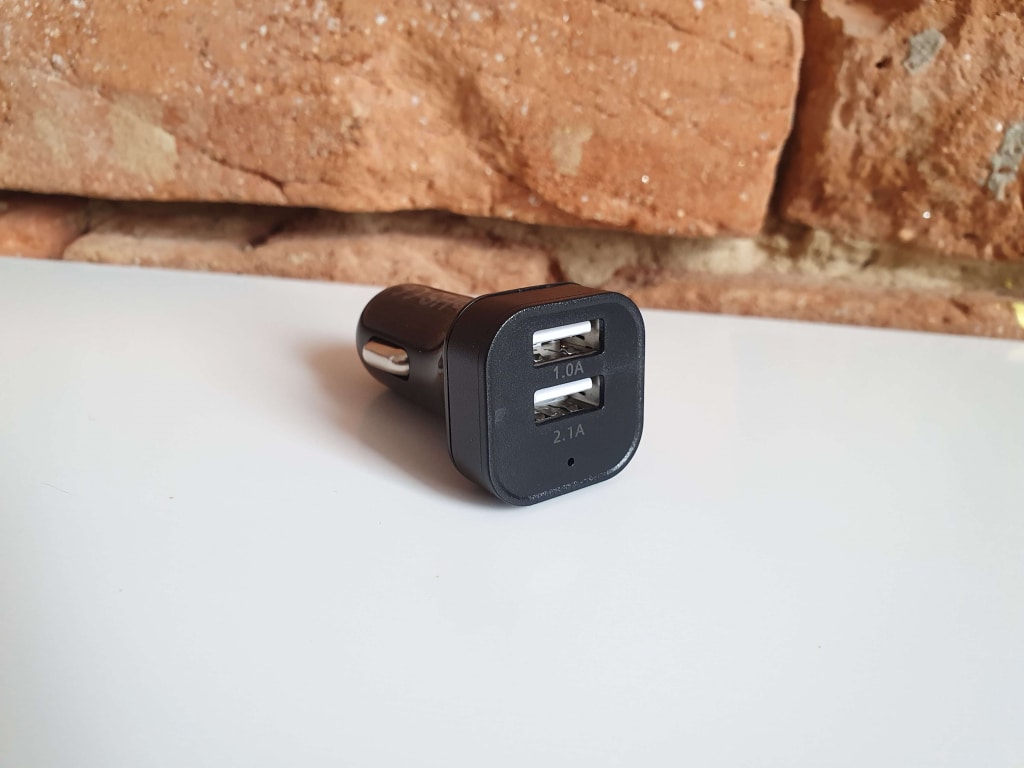 Adapter USB oferuje dwa oddzielne gniazda