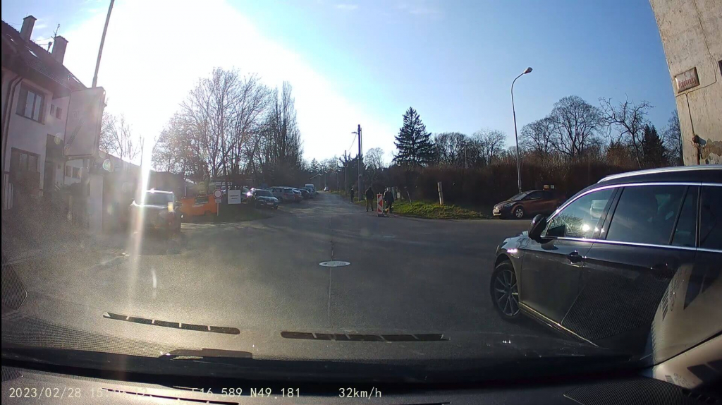 Bezpośrednie światło słoneczne może obniżyć jakość obrazu