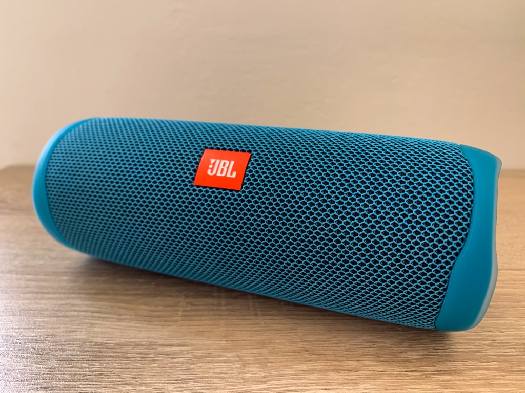 Starszy model JBL Flip 5