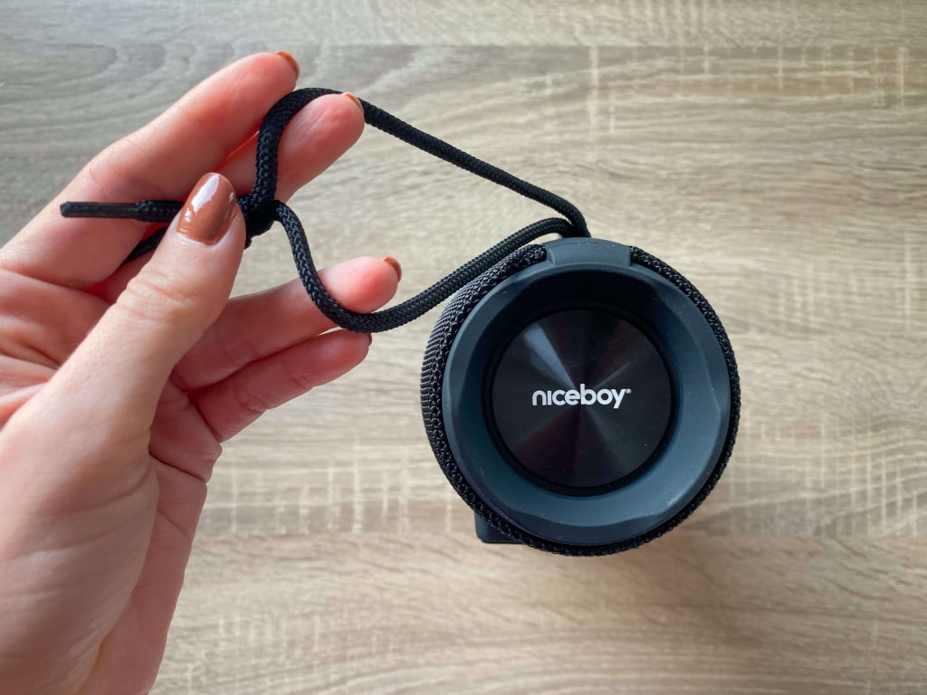 Posiada praktyczną pętlę